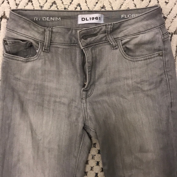 Cute and Trendy DL1961 gray Jeans! - Picture 3 of 5